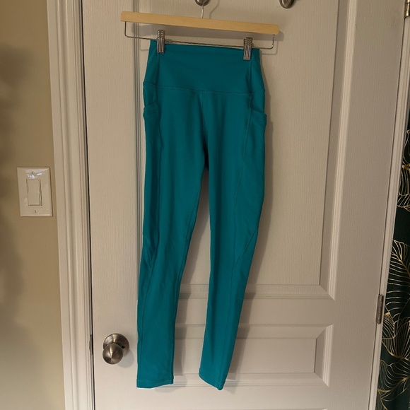 Buffbunny Capri Leggings - NWOT - Picture 1 of 2